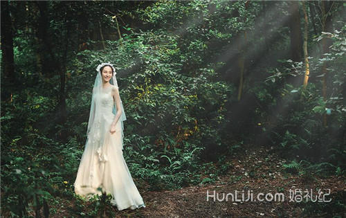 森林系婚纱照_欧式森林系婚纱照图片